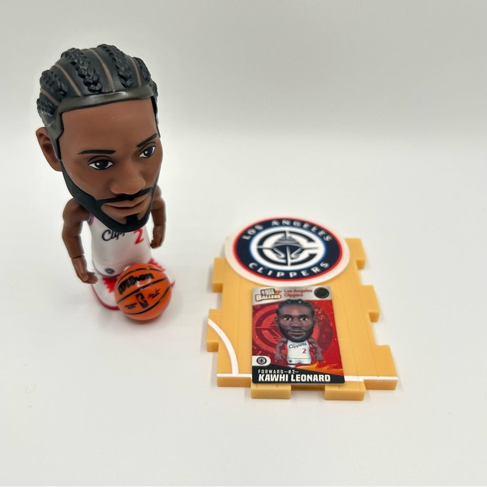 Zuru 5 Surprise Kawhi Leonard NBA Ballers Series 2 White Jersey NEW